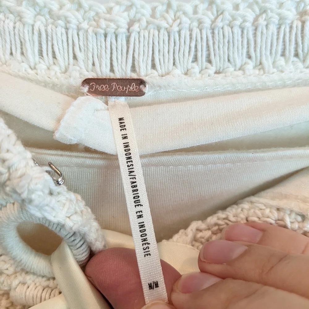 Free People Crochet white pants size M in EUC - Picture 10 of 13